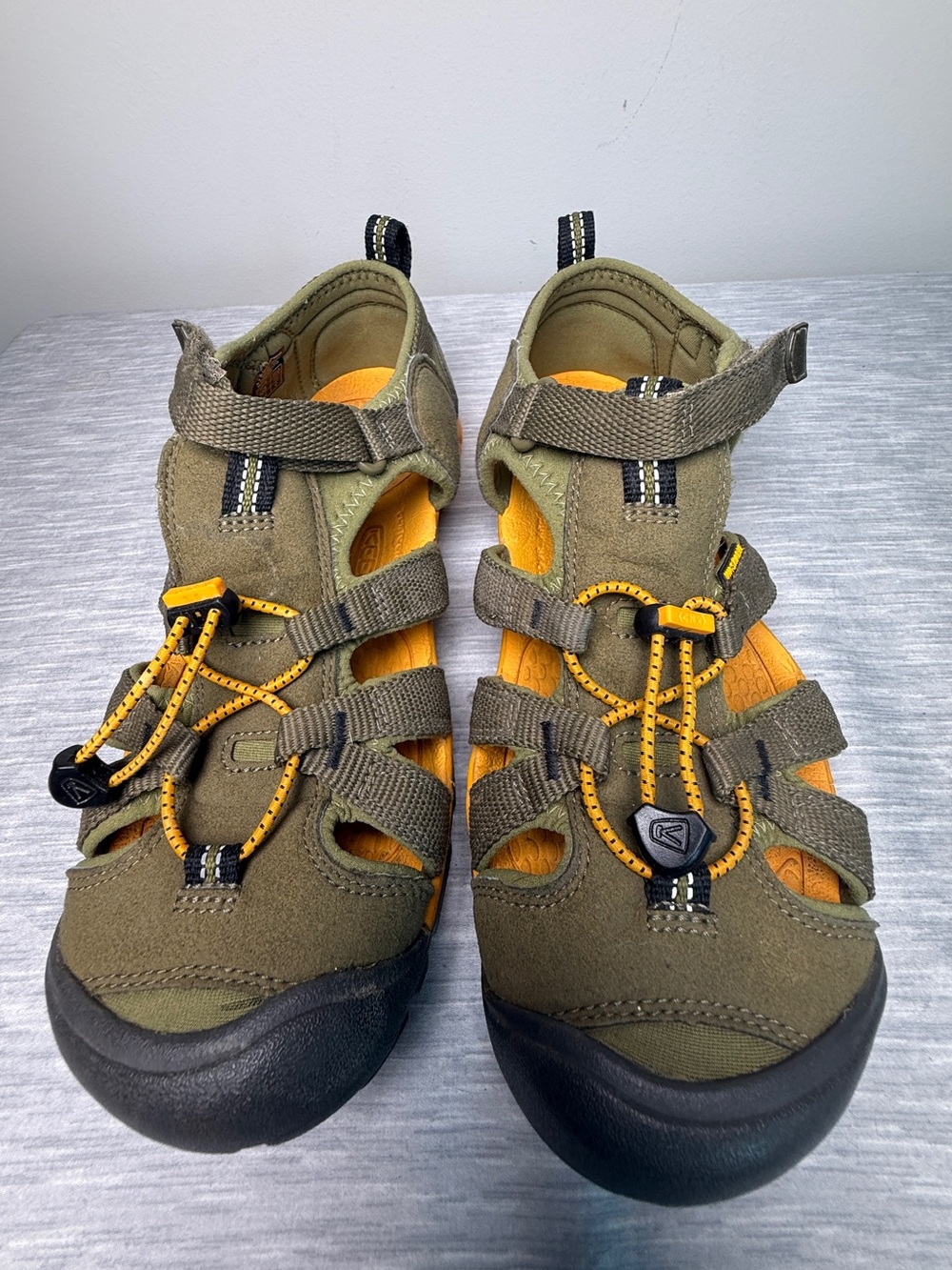 Keen Newport H2 Olive Orange Fisherman Sandals Youth Sz 6